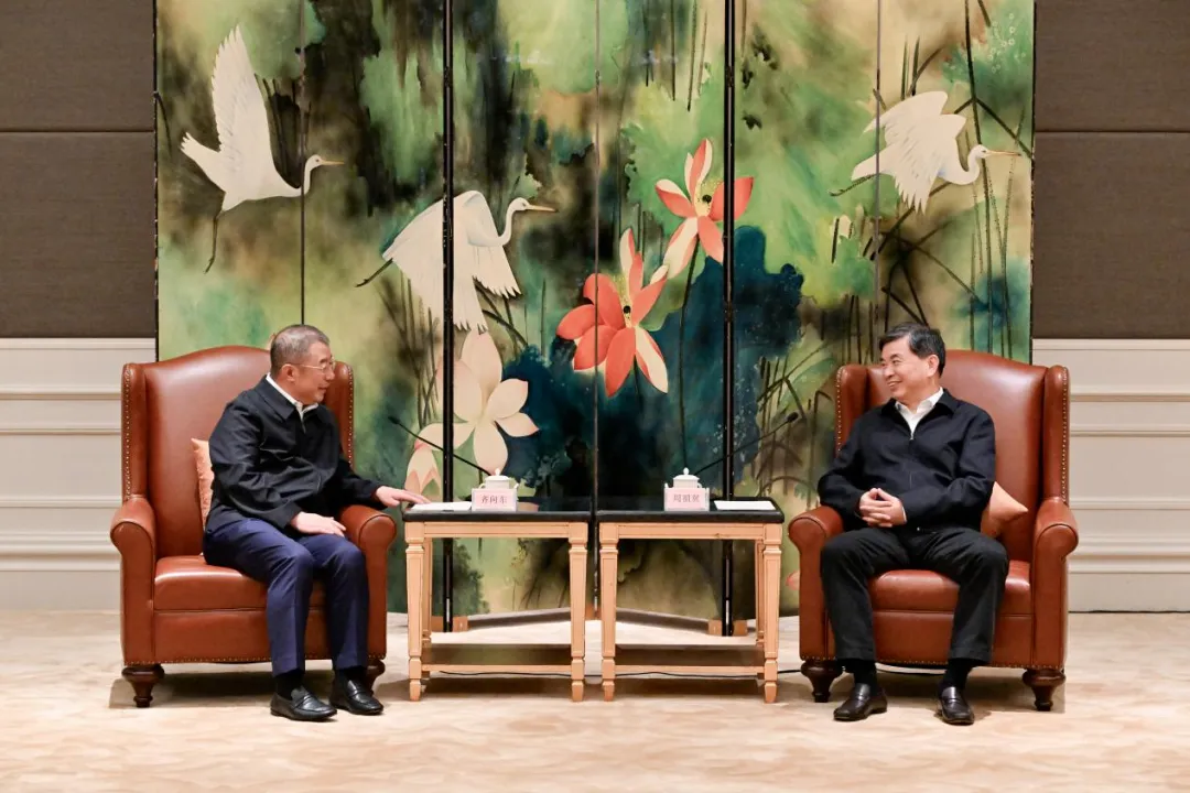 福建省委书记、省人大常委会主任周祖翼会见齐向东.png